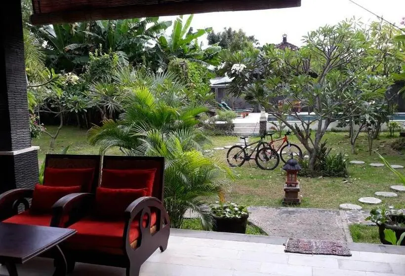 デラックスバンガロー, Tegal Sari