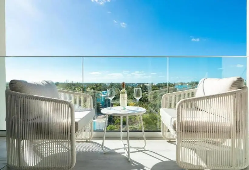 سوییت خانوادگی, Ellipse Resort Grace Bay