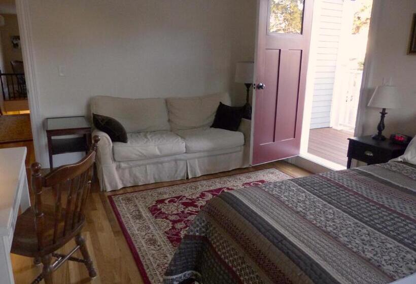 バルコニー付スタンダード４ベッドルーム, Davis Square Inn