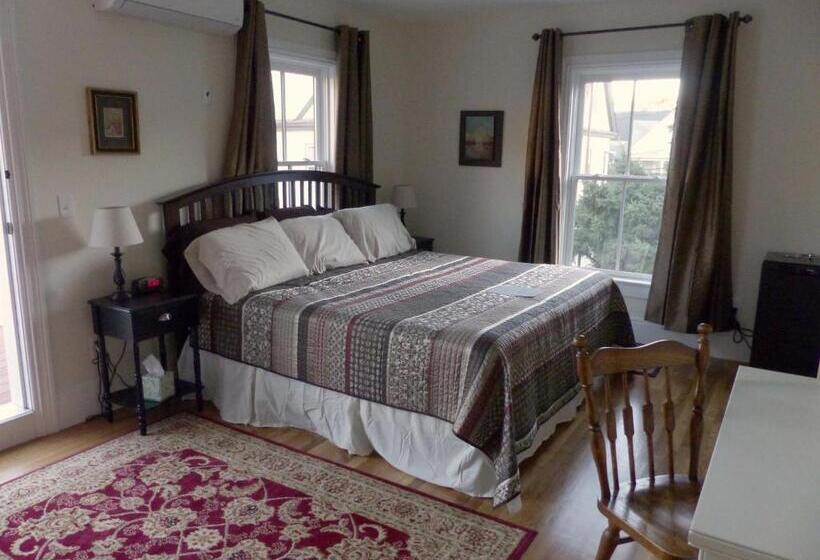 バルコニー付スタンダード４ベッドルーム, Davis Square Inn