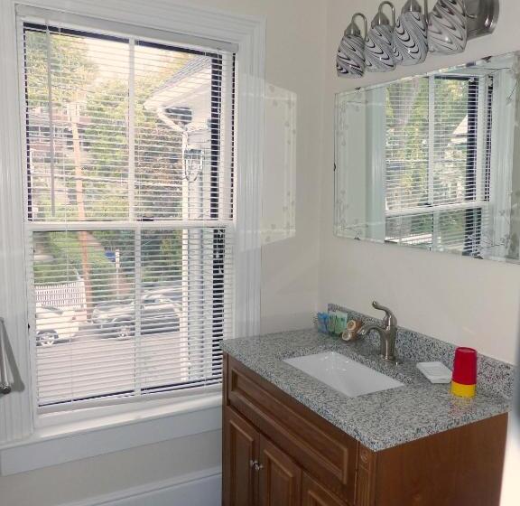 スーペリアトリプルルーム, Davis Square Inn