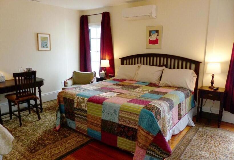 スーペリアトリプルルーム, Davis Square Inn