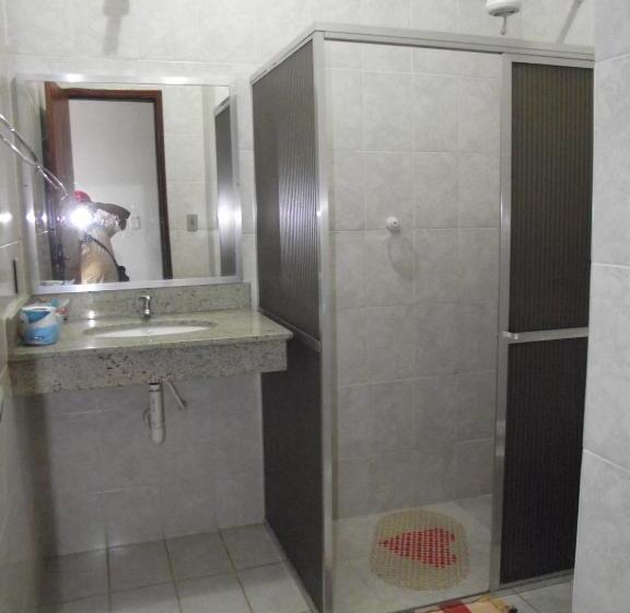 Standard 4 Pers. Værelse, Miguel Pereira