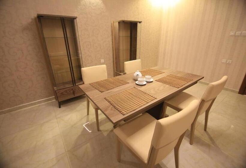 آپارتمان 3 خوابه, Four Seasons Estate