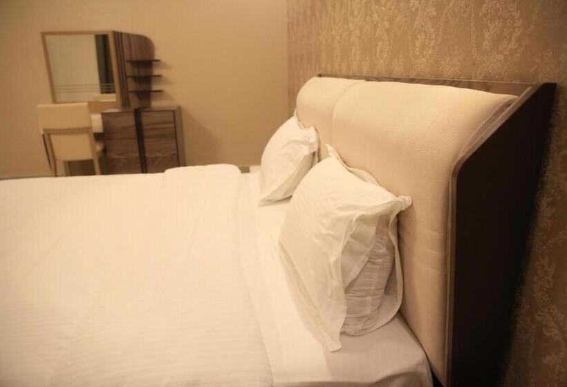 آپارتمان 3 خوابه, Four Seasons Estate