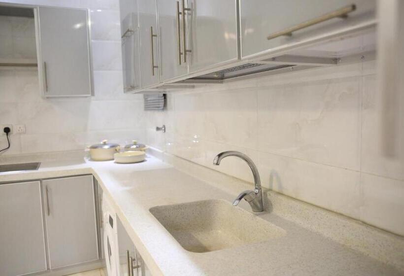 آپارتمان 3 خوابه, Four Seasons Estate