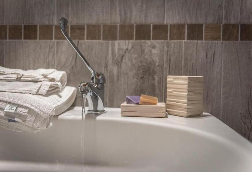 חדר סטנדרט מותאם לאדם עם מוגבלויות, Agriturismo Ceriano