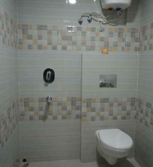 Deluxe Rum, Olive Suites