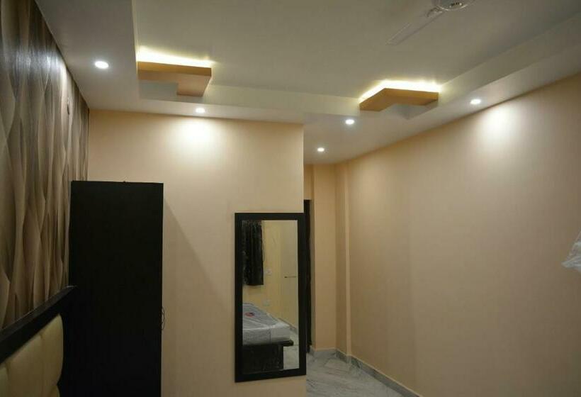 Deluxe Rum, Olive Suites