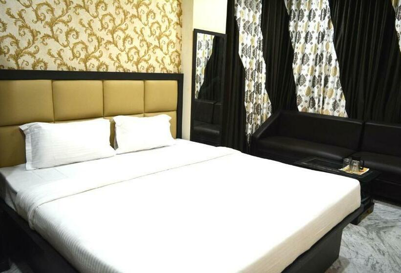 Deluxe Rum, Olive Suites