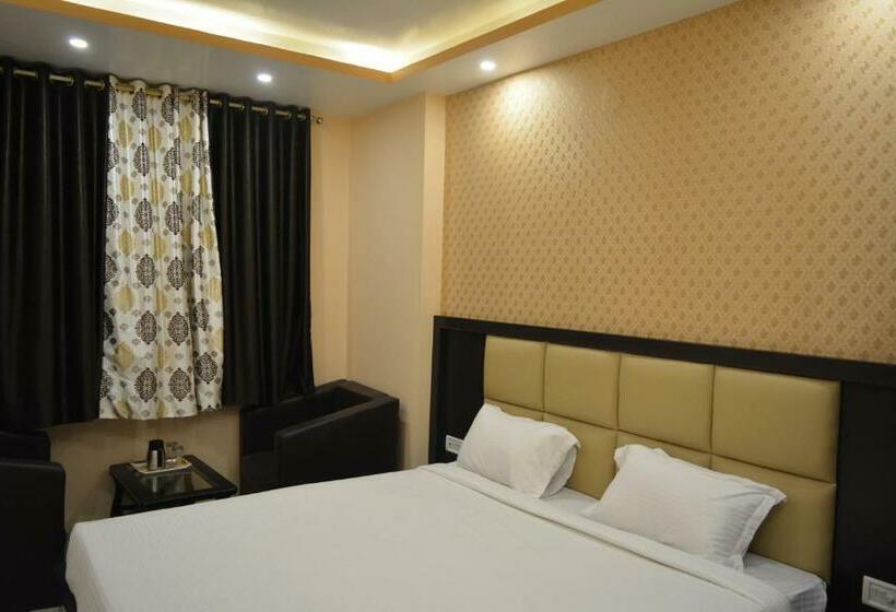 Deluxe Rum, Olive Suites