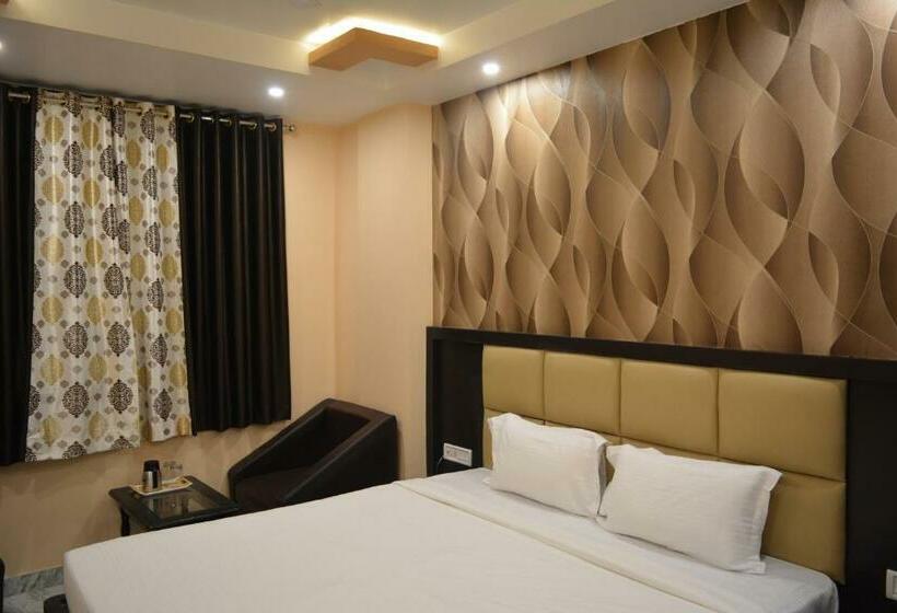 Deluxe Rum, Olive Suites