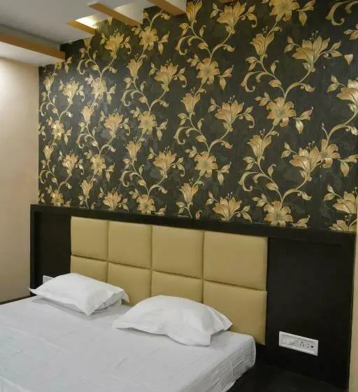 Deluxe Rum, Olive Suites