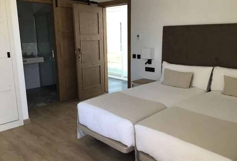 اتاق لوکس چهار تخته, Vistalegre Hotel Spa