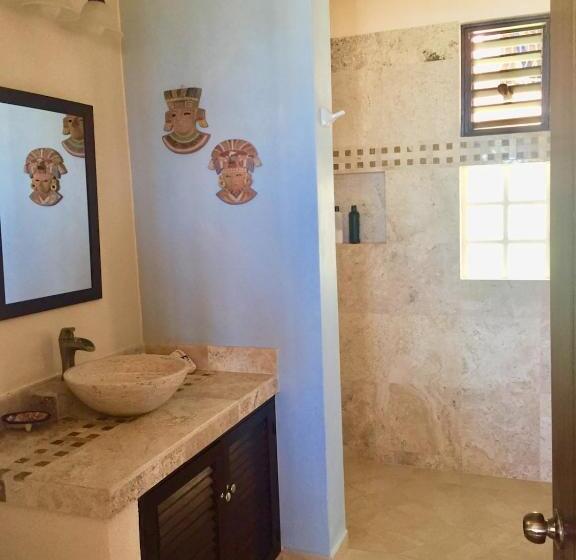 بانگلوی استاندارد, Nah Uxibal Villa And Casitas