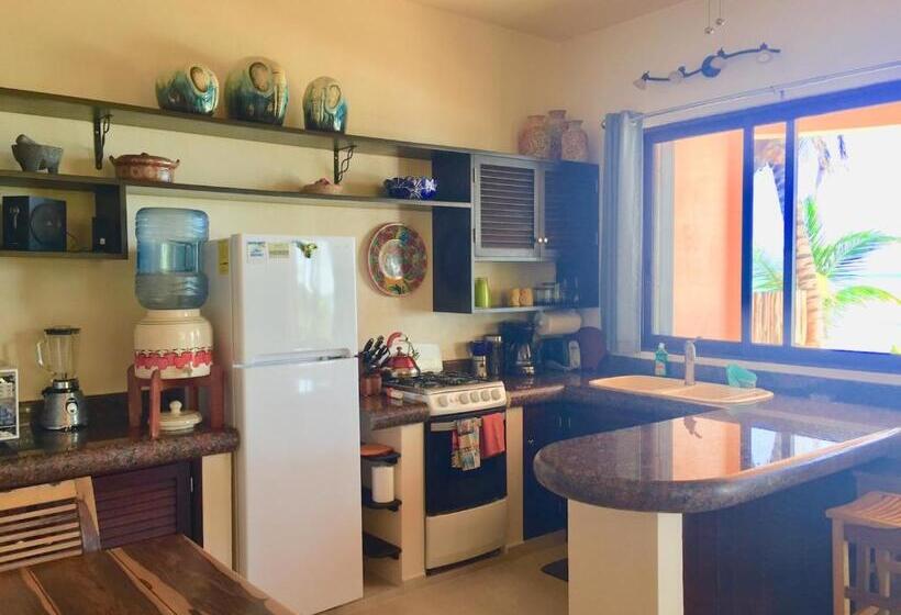 بانگلوی استاندارد, Nah Uxibal Villa And Casitas