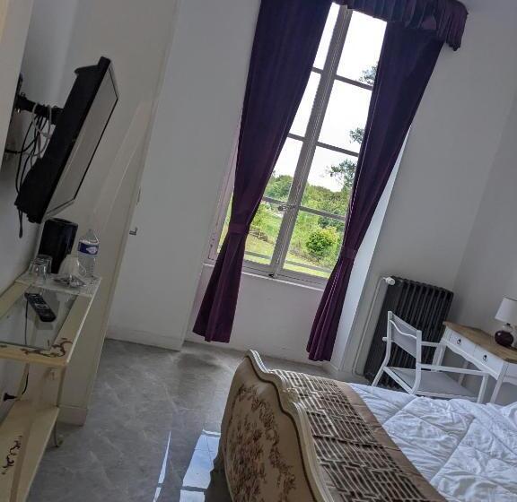 스위트, Château De La Rocherie