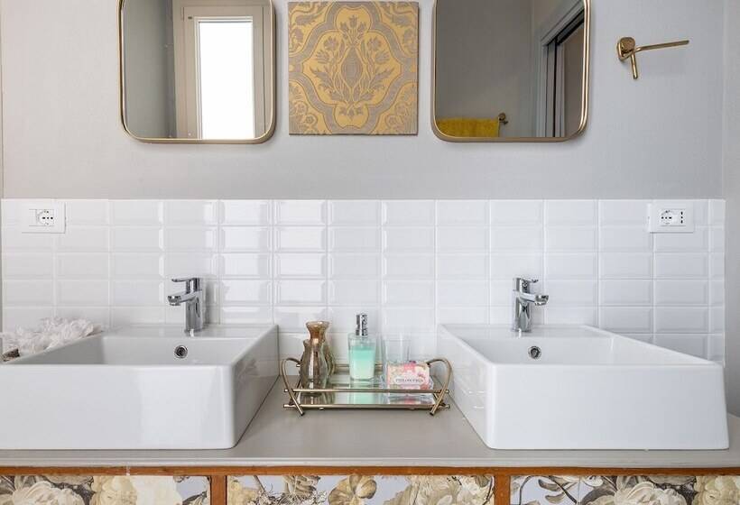 اتاق لوکس, Guest House 73