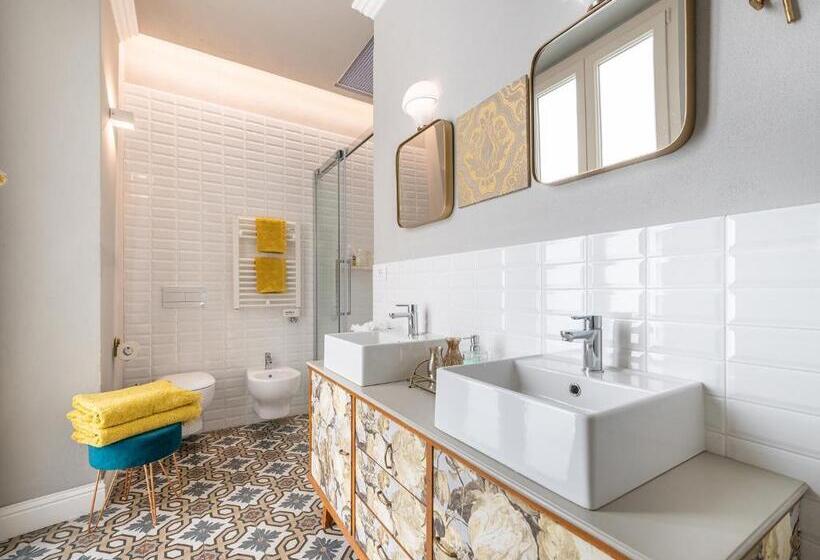 اتاق لوکس, Guest House 73