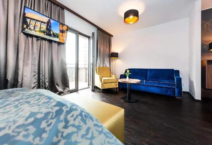 スタンダードスタジオ, Best Western Plus Royal Suites