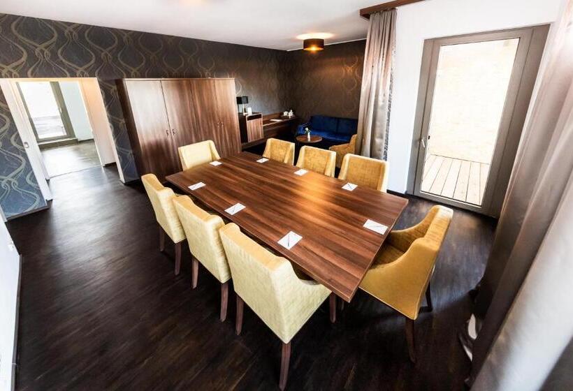 로얄 스위트, Best Western Plus Royal Suites