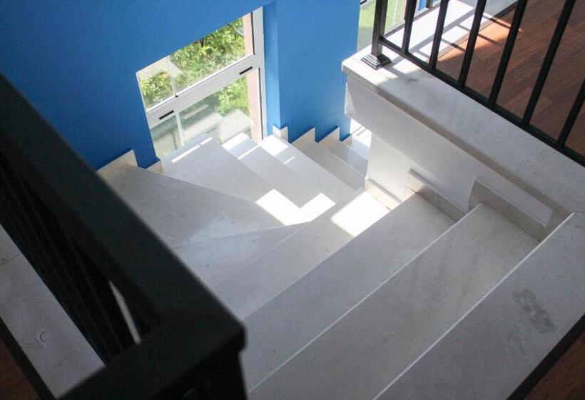 סוויטה עם מרפסת, Vila Topciu