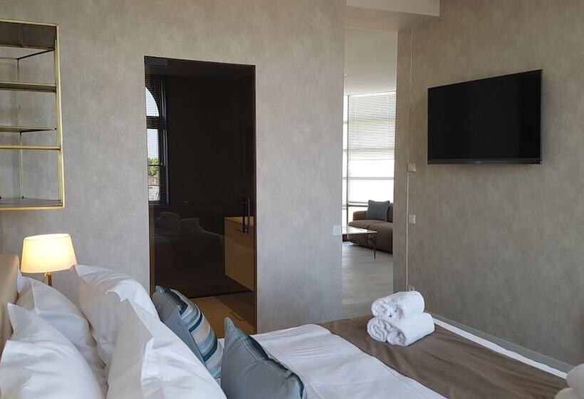 סוויטה, Acropolis   Op Het Sportiefste Park Van De Kust