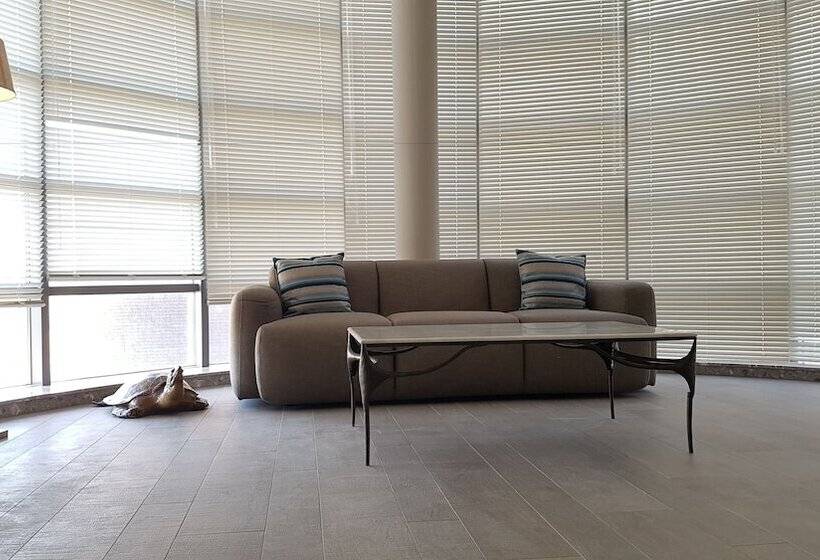 סוויטה, Acropolis   Op Het Sportiefste Park Van De Kust