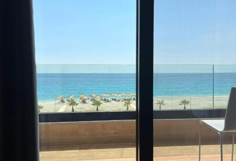 اتاق استاندارد چهار تخته با چشم‌انداز دریا, Juza