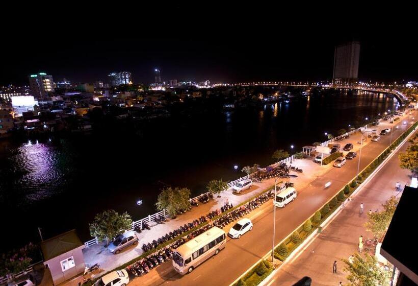 Deluxe room with river view, Moonlight Bay Hotel & Apartment