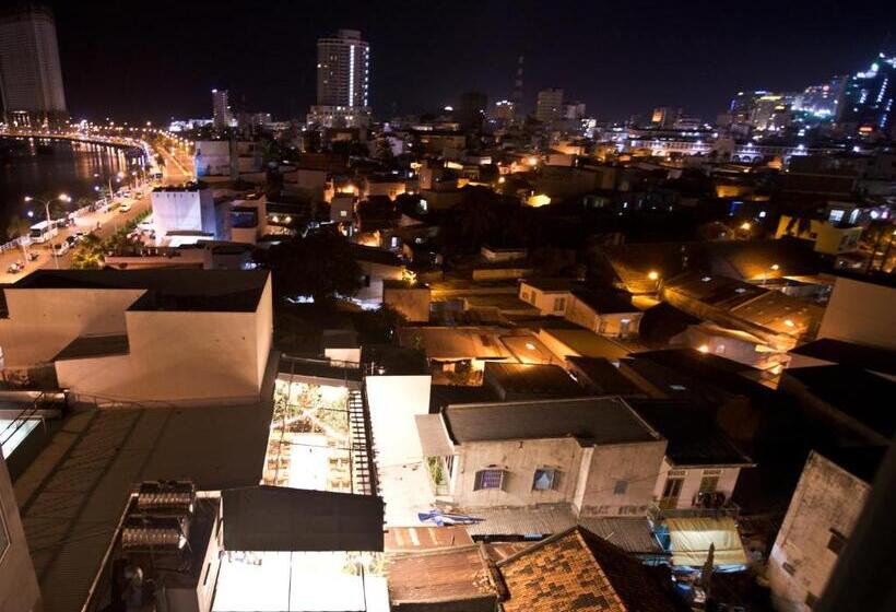 سوییت جونیور, Moonlight Bay Hotel & Apartment