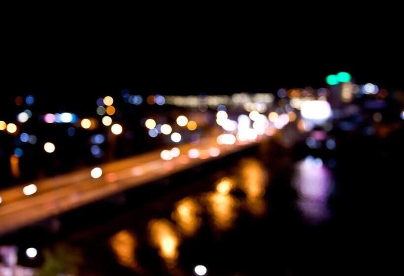 سوییت خانوادگی, Moonlight Bay Hotel & Apartment