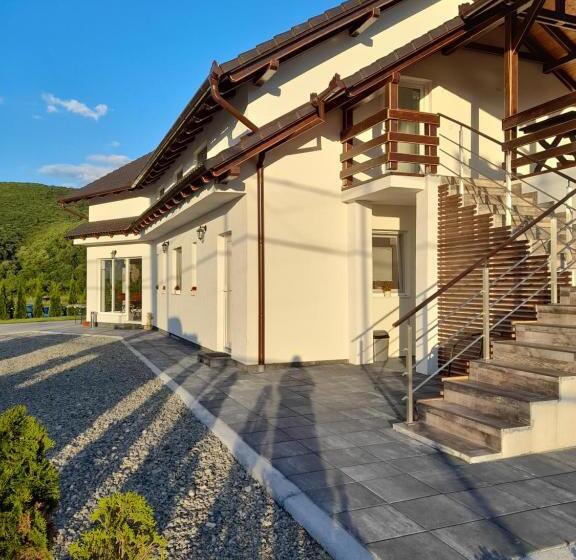 חדר דלוקס לשלושה, Vila Miorita