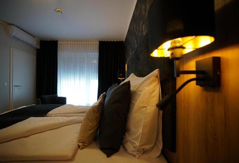 带阳台的豪华间, Dea