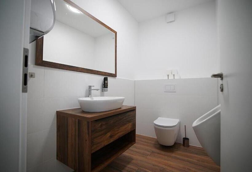 带阳台的豪华间, Dea