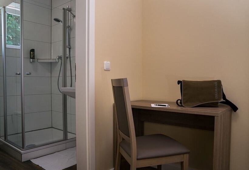 标准单人间, Dea