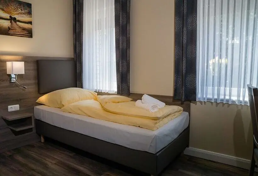 Chambre Standard Individuelle, Dea
