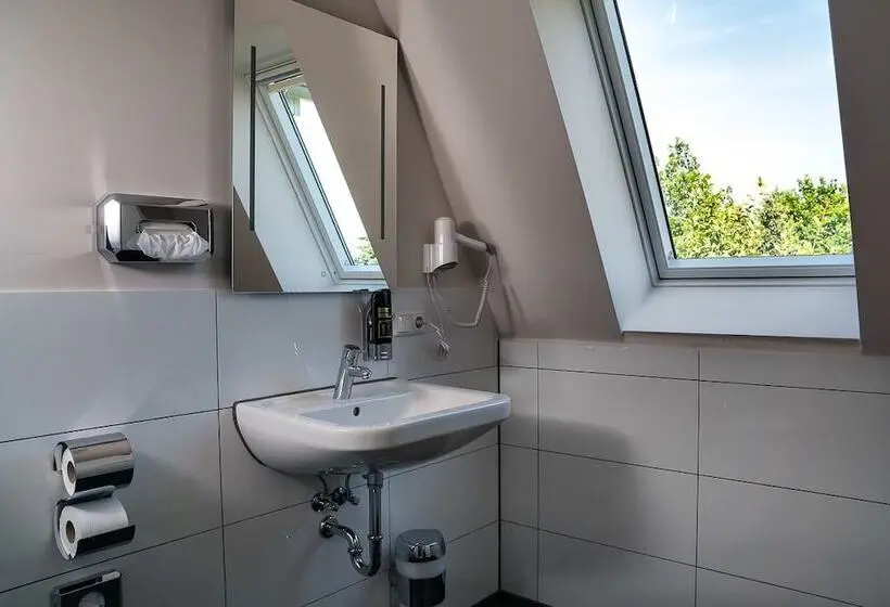 Chambre Triple Standard, Dea