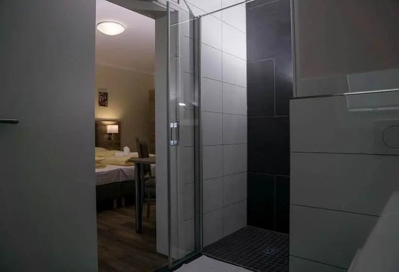 Chambre Triple Standard, Dea