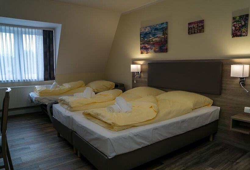 标准三人间, Dea