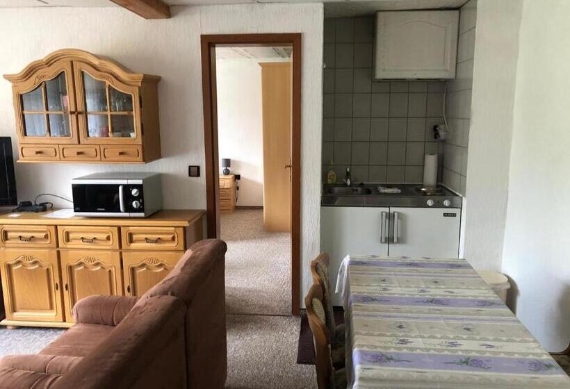 إستديو قياسى مزود بشرفة, Pension Raststüb'l