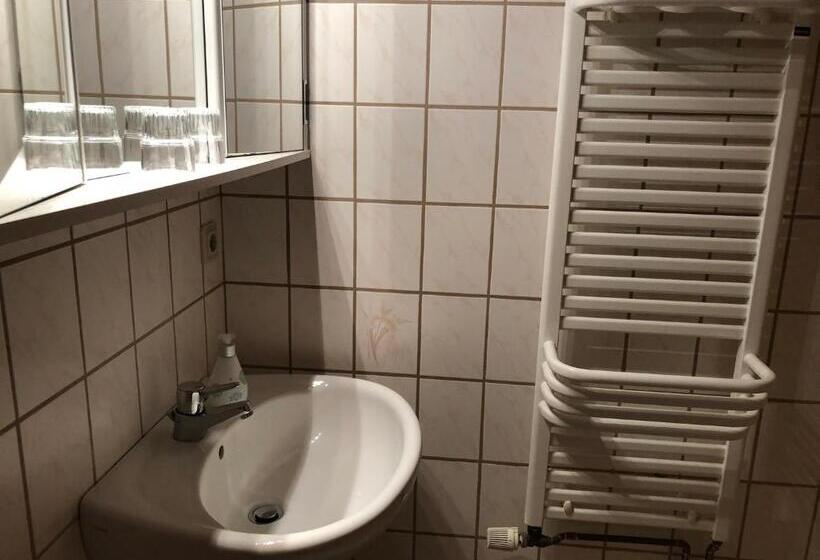 إستوديو قياسى, Pension Raststüb'l