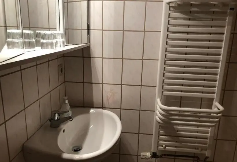 Standard-studio, Pension Raststüb'l