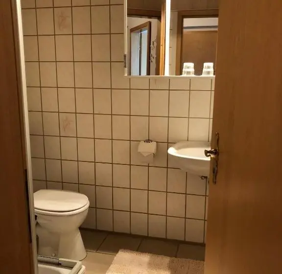 Standard-studio, Pension Raststüb'l