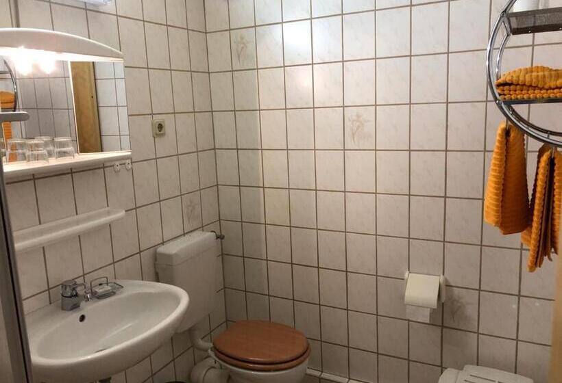 غرفة قياسية مزوَّدة بشُرفة, Pension Raststüb'l