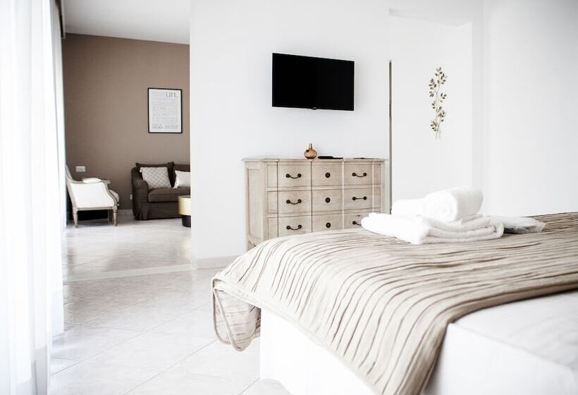 جناح, Smy Civico Zero