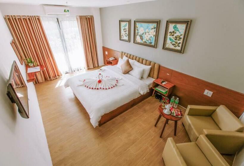 اتاق لوکس با چشمانداز شهر, Gardenia Hue