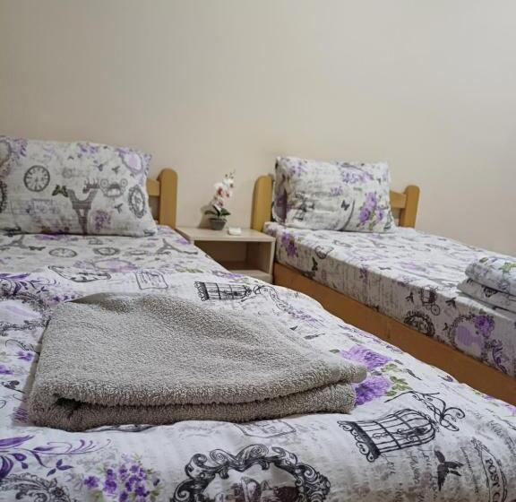 اتاق استاندارد با سرویس بهداشتی مشترک, Sobe Sanja