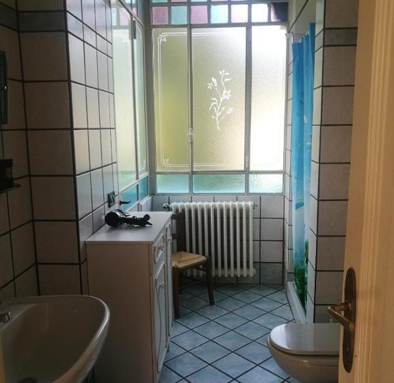 חדר סטנדרט, Rainbow Relais