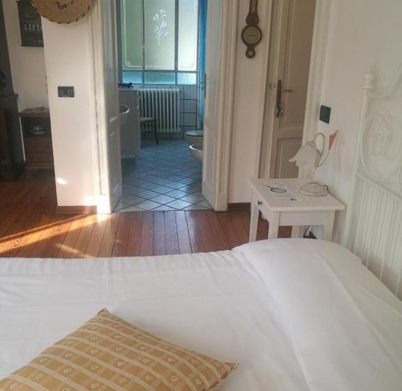 חדר סטנדרט, Rainbow Relais